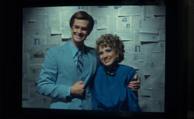 Andrew Garfield y Jessica Chastain en 'Los ojos de Tammy Faye'.