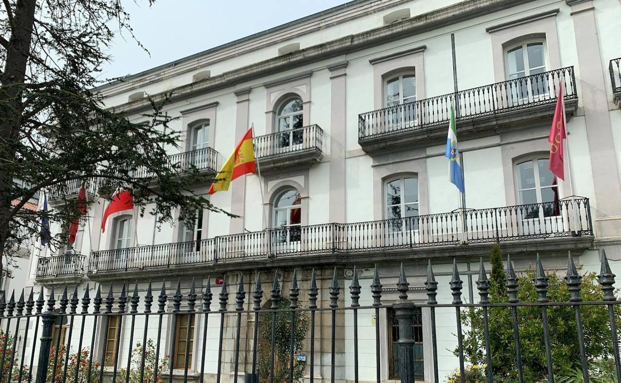 Fachada del Ayuntamiento de Laredo