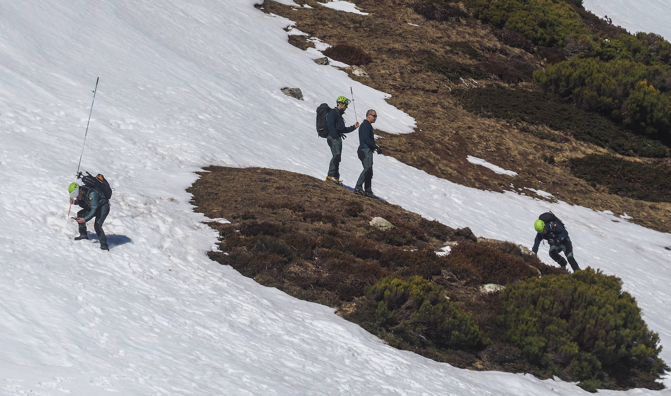 Fotos: Efectivos del Greim realizan simulacros de salvamento en Alto Campoo