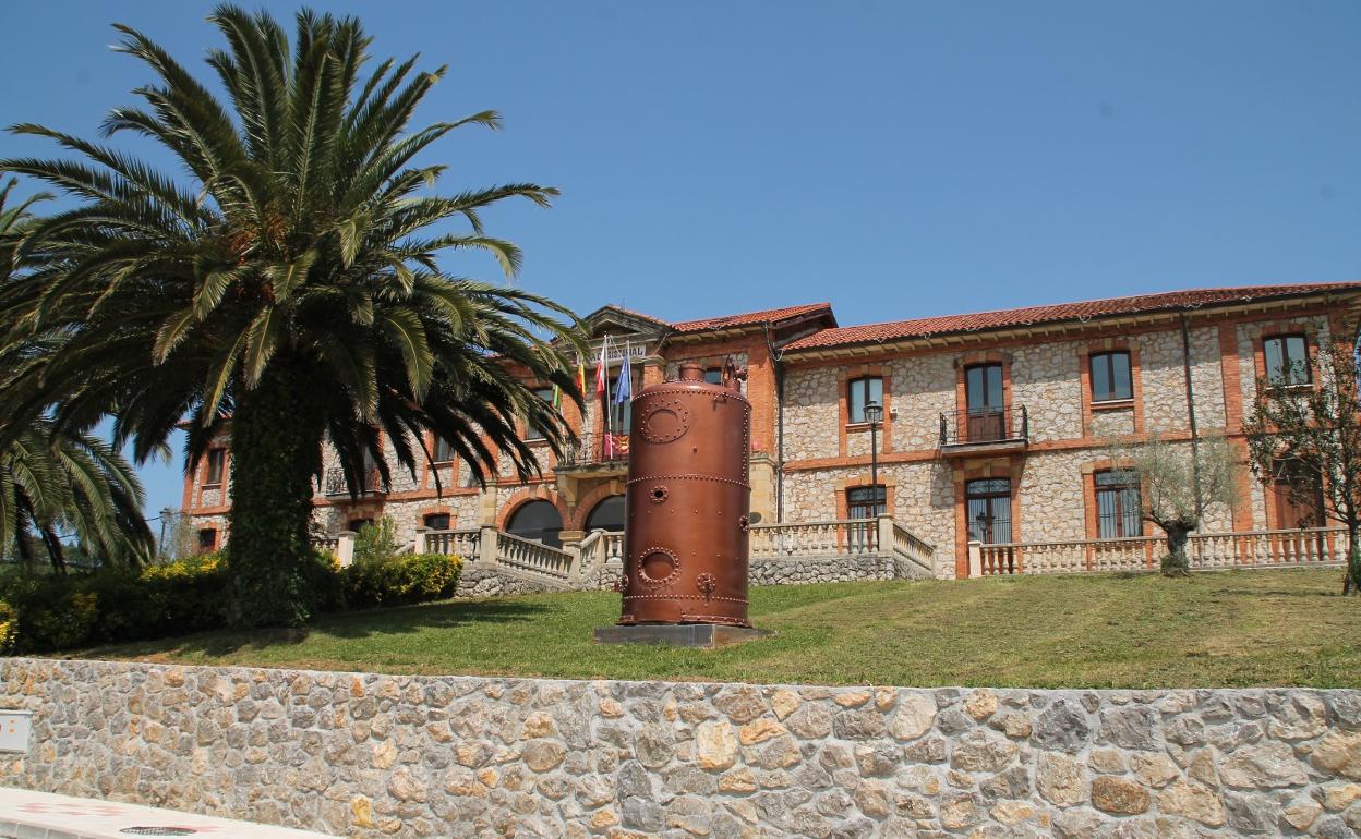 El Ayuntamiento de Villaescusa cuenta con un punto de recarga eléctrico ya instalado 