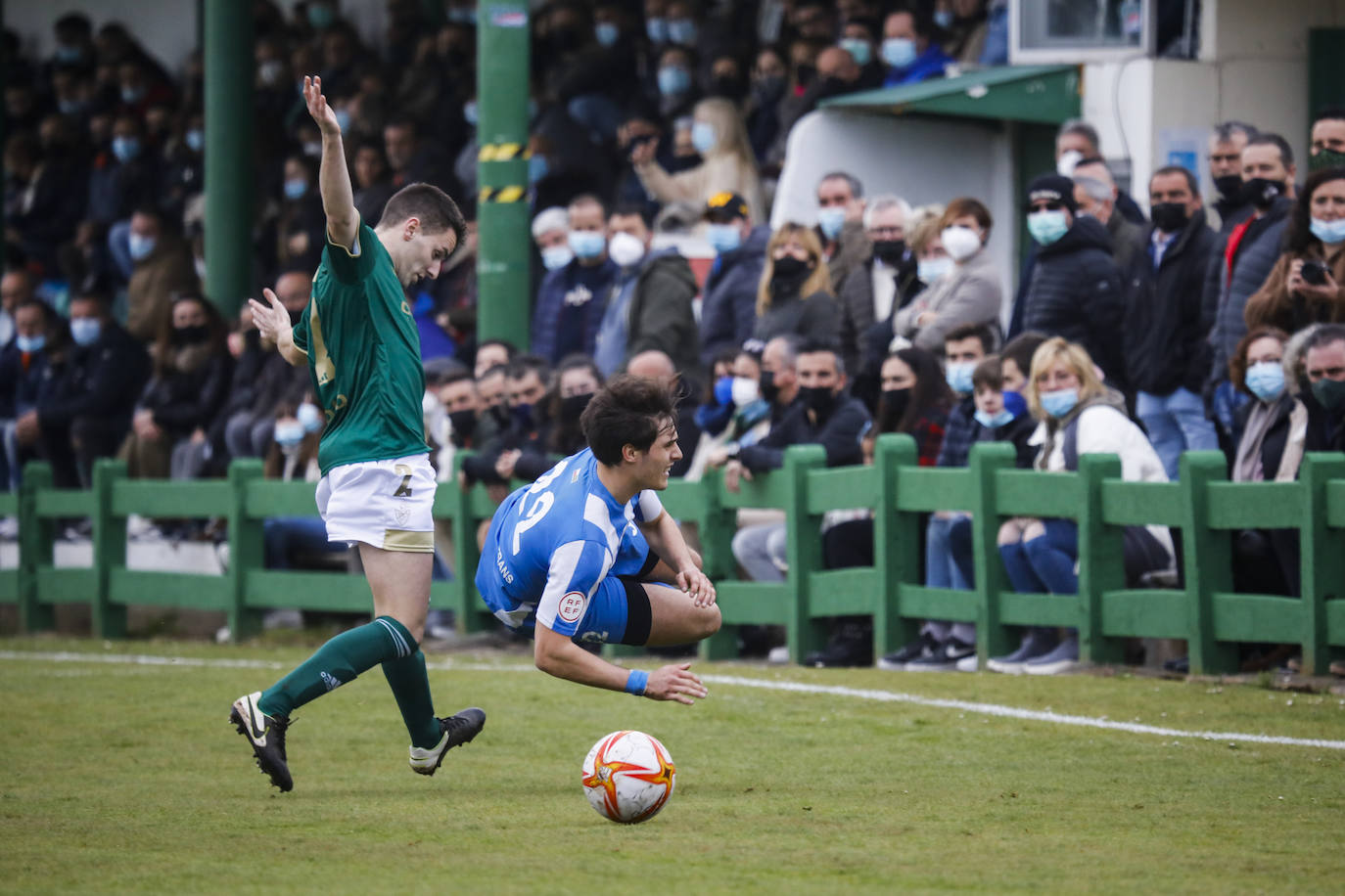 Fotos: Imágenes del partido con el que La Cultural ha celebrado su centenario