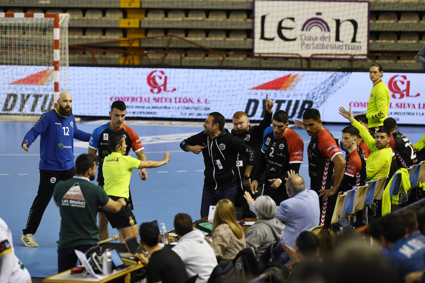 Fotos: Las mejores imágenes de la victoria del Unicaja frente al Ademar