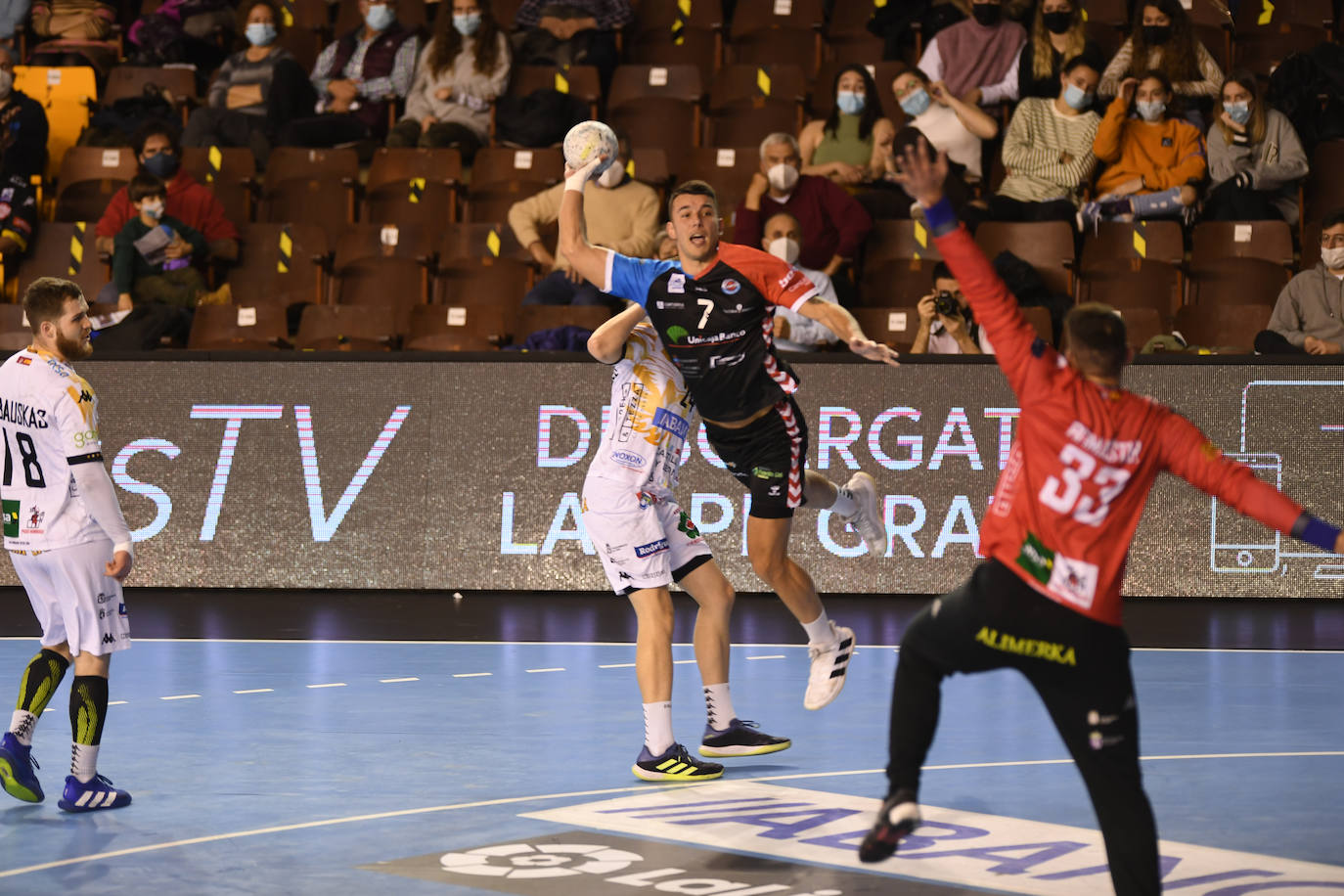 Fotos: Las mejores imágenes de la victoria del Unicaja frente al Ademar