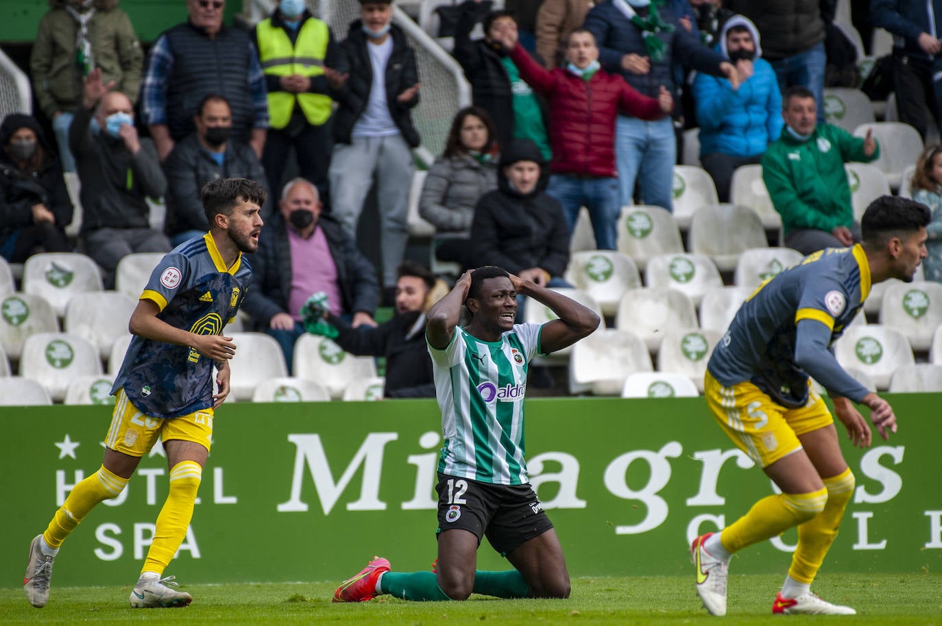 Fotos: Las mejores imágenes del Racing-Badajoz