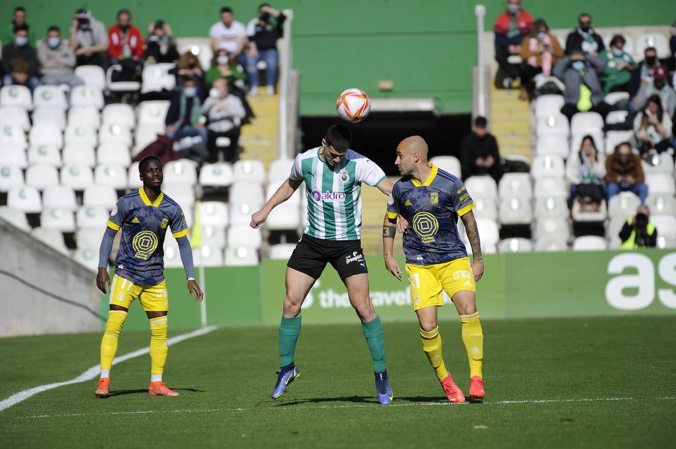 Fotos: Las mejores imágenes del Racing-Badajoz