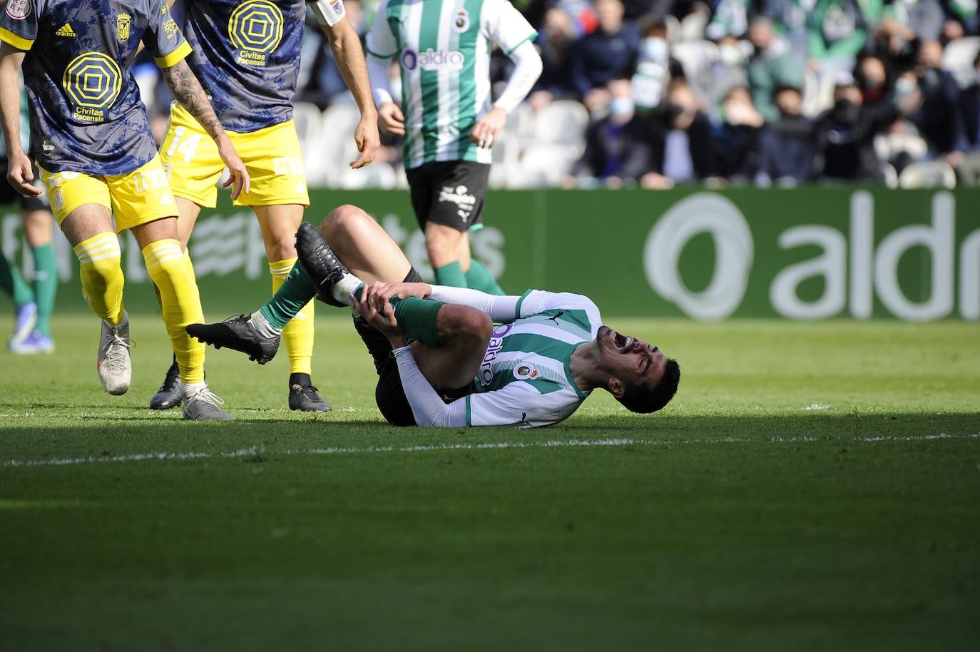 Fotos: Las mejores imágenes del Racing-Badajoz