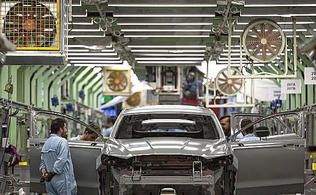 Un 52,6% de Ford Almussafes aprueba las medidas de flexibilidad de UGT para adjudicar dos eléctricos