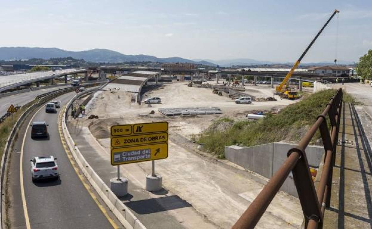 Fase final de las obras de construcción del nuevo acceso al Puerto de Santander desde la autovía A-67. 