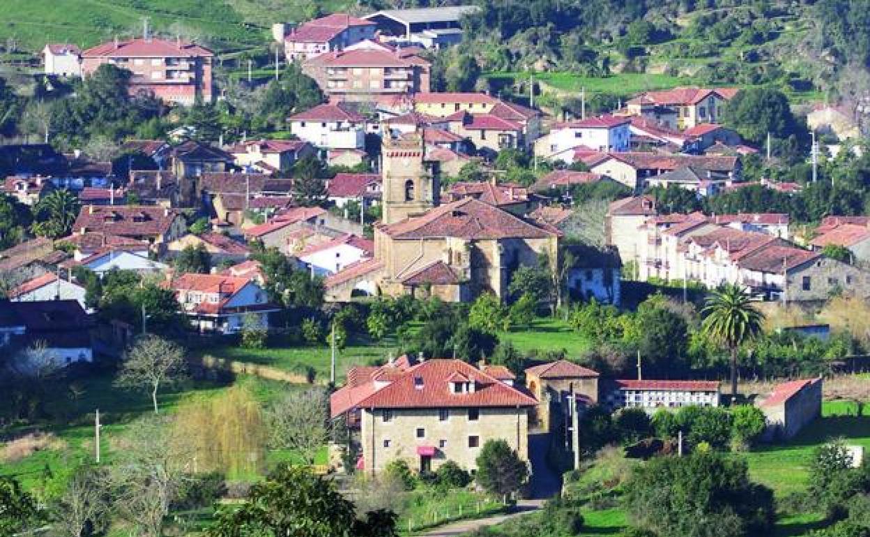 Pueblo de Novales, en Alfoz de Lloredo. 