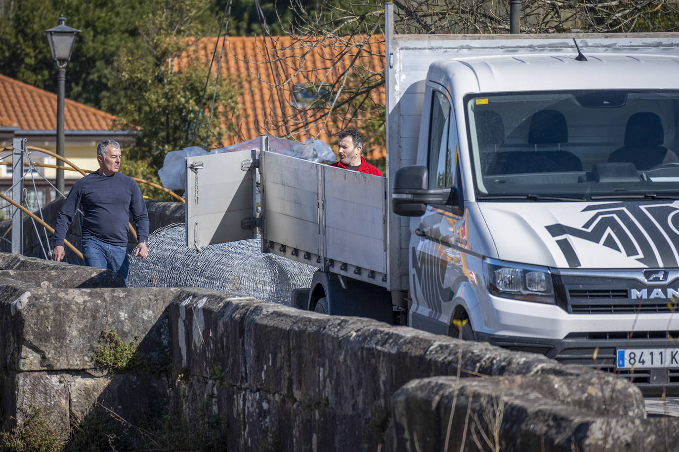 La reparación que por la vía de emergencia emprendió la Consejería de Obras Públicas a consecuencia del mordisco que las riadas dieron a sus cimientos requerirá de «mayor inversión» y de «más tiempo».