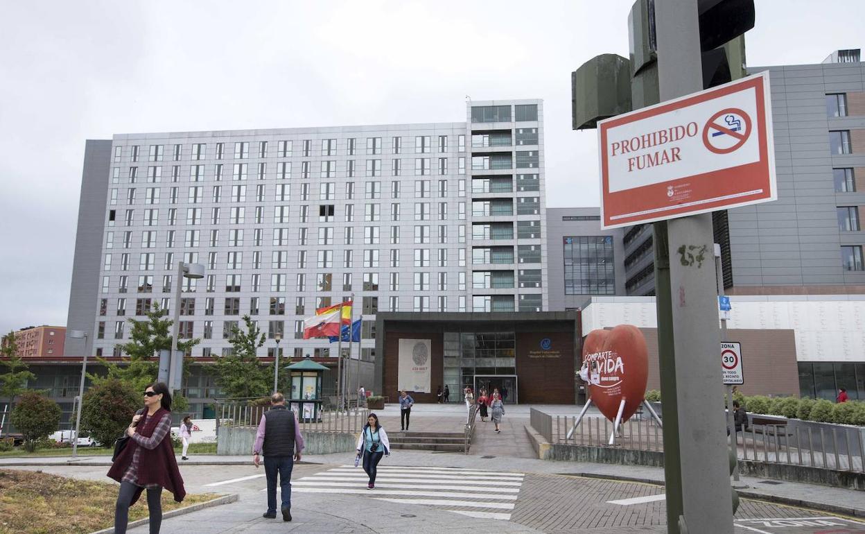 Vista exterior del Hospital Valdecilla. 