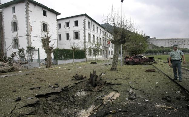 Atentado en el Patronato Militar de Santoña, en 2008.