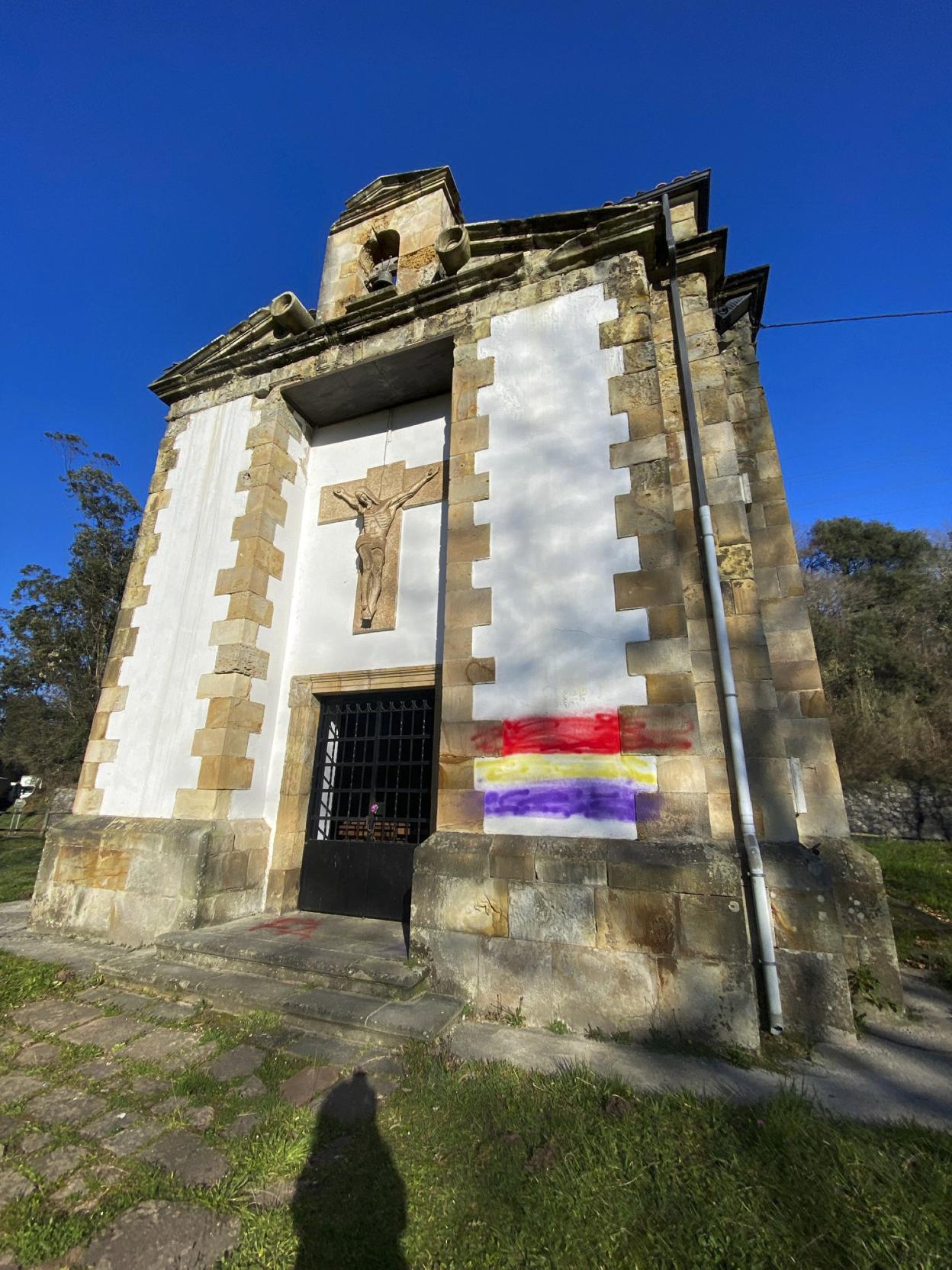 Fachada principal de la ermita de Jesús del Monte. 