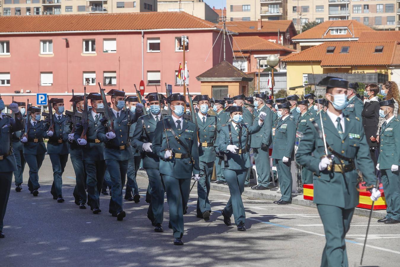 Centenares de efectivos han acudido al acto celebrado en el cuartel de la Benemérita de Campogiro.