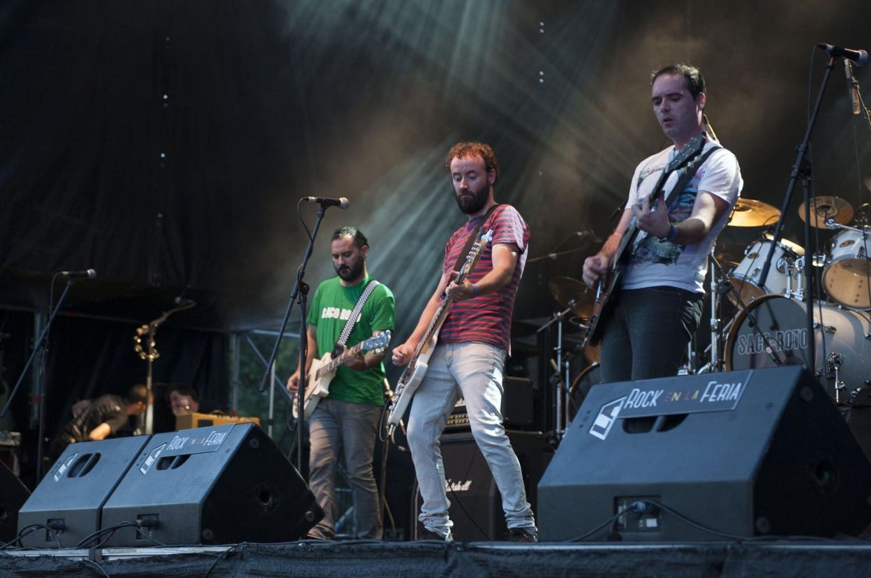 La banda cántabra de rock Saco Roto, oriunda de Maliaño, durante un concierto. 