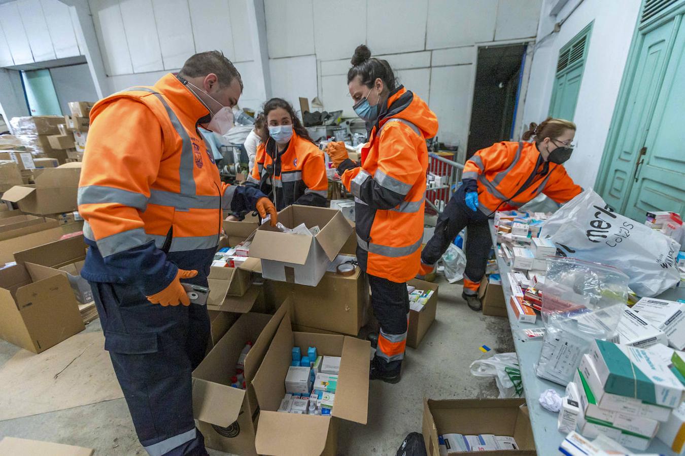 Un total de 33 palés cargados de productos básicos salen este viernes para Ucrania.