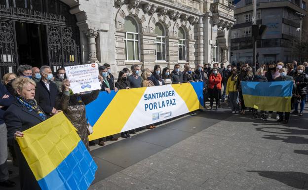 Imagen de la concentración en Santander de este viernes.