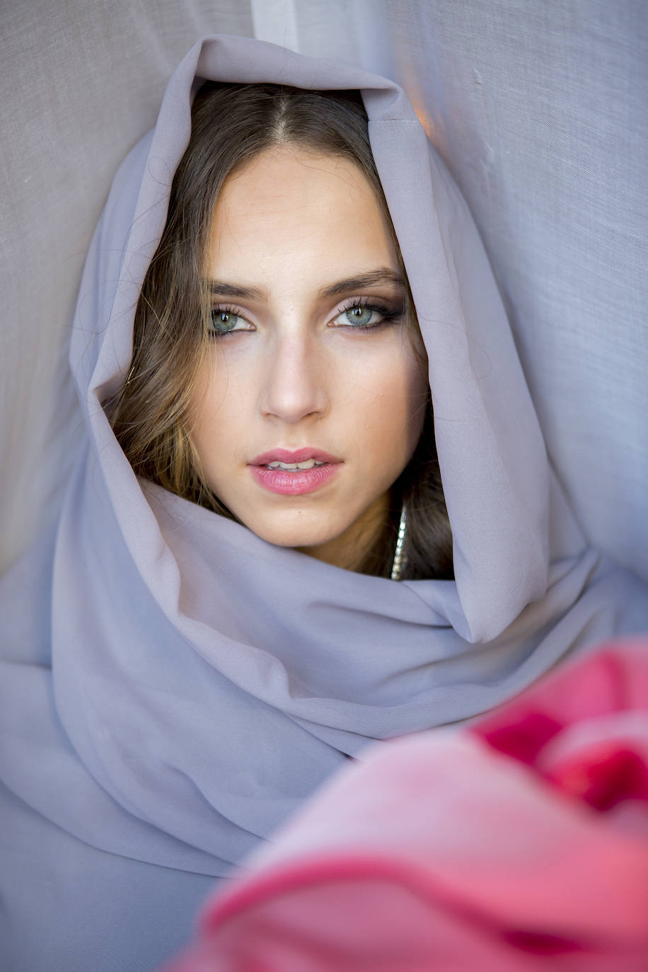 Sesión fotográfica en el Palacio de la Magdalena de la nueva guapa oficial cántabra y 'Miss Grand Spain', Alba Dunkerbeck.