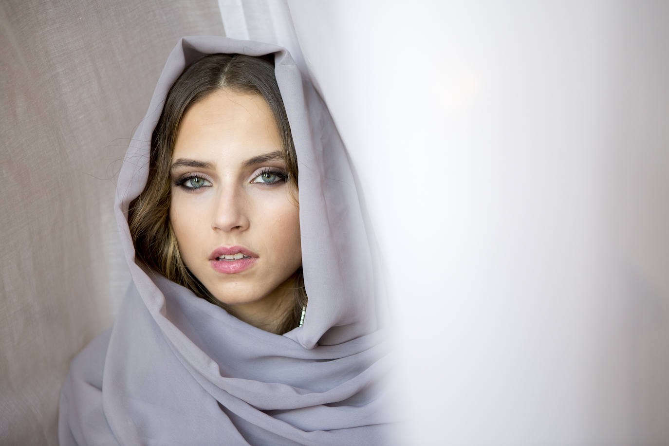 Sesión fotográfica en el Palacio de la Magdalena de la nueva guapa oficial cántabra y 'Miss Grand Spain', Alba Dunkerbeck.