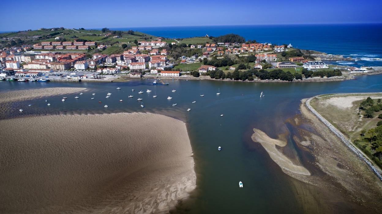 Los temporales de invierno provocan una gran acumulación de sedimentos en el canal de navegación del puerto de San Vicente. 