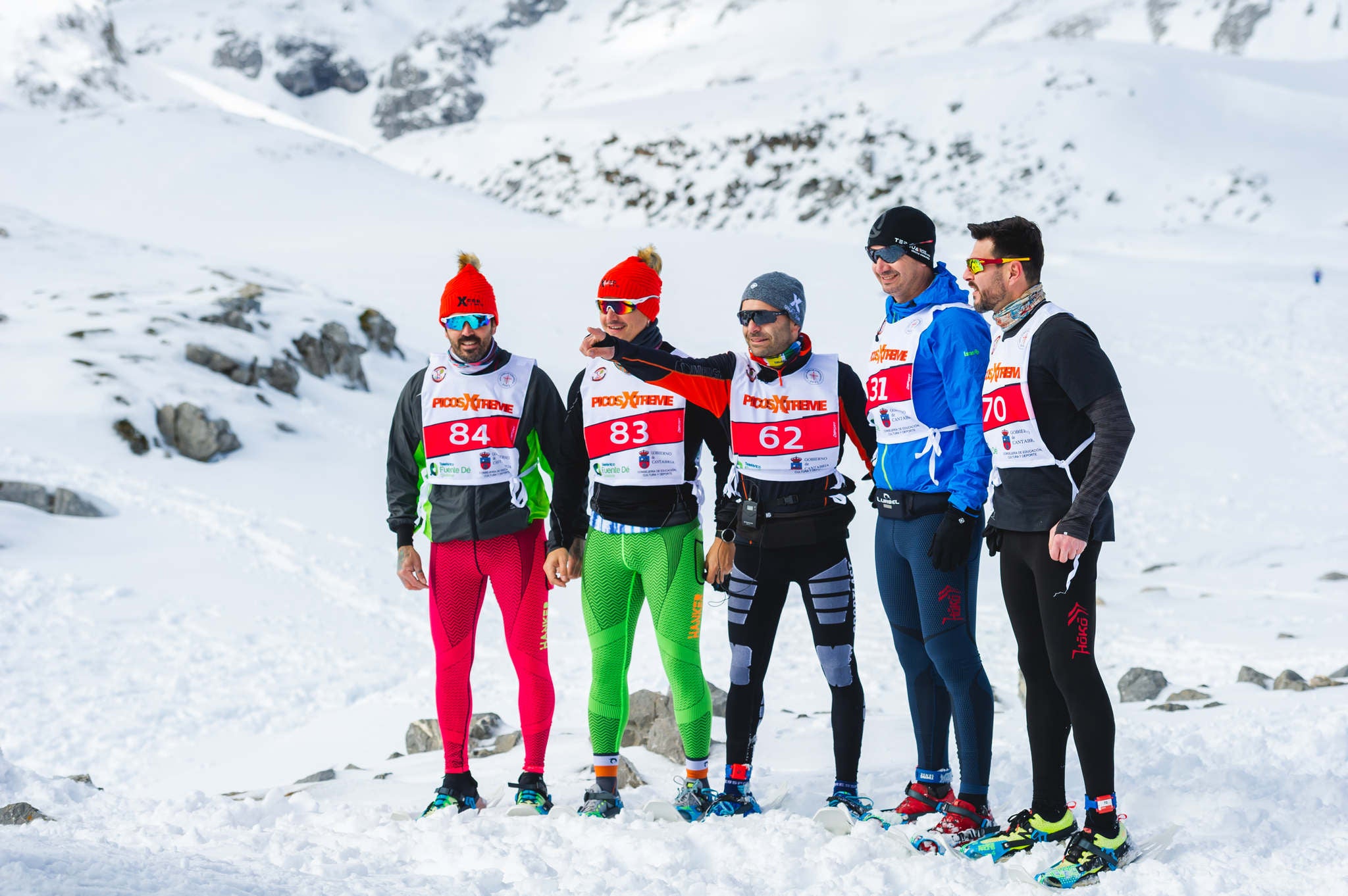 La estación superior del teleférico de Fuente Dé fue el escenario de la VIII edición de la Picos Snow Run, organizada por Picos Xtreme. Un total de 82 participantes corrieron con raquetas de nieve en un circuito de 8,5 kilómetros y 400 metros de desnivel positivo. Lucía Ibáñez y Diego Cotera se coronaron campeones. El ganador de la prueba masculina fue el asturiano Diego Cotera, que cruzó la línea de meta en 0:57:10, tan solo 40 segundos antes que el cántabro Marcos Santiago, quien se alzaría con el cetro cántabro de la especialidad. Javier Peña se subió al tercer cajón con un tiempo de 0:58:33. En la categoría femenina, Lucía Ibáñez revalidó el título de Campeona de Cantabria 2020 ganando con solvencia en un tiempo de 1:04:30. Ana M Pilar Cayón quedó en segundo lugar con un tiempo de 1:16:36, mientras que Asun Ochoa cerraría el pódium con una marca de 1:17:40. Tras las pruebas oficiales se celebró una raquetada nocturna no competitiva en la que participaron más de 300 personas. 