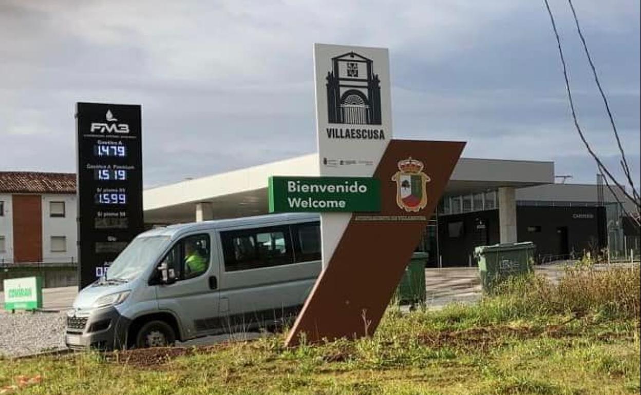 Uno de los letreros recientemente colocados en los accesos al municipio, en la frontera con Guarnizo.