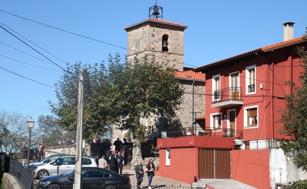 El pasado verano se arregló la cubierta de la Iglesia de Arenal 