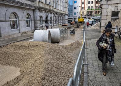 Imagen secundaria 1 - La calle El Mercado inicia su transformación