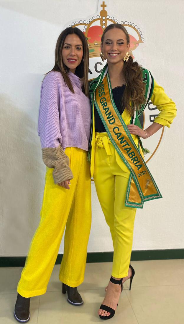 Tamara con María Fernanda Pardo, nuestra 'Miss Grand Cantabria'. Ambas coincidieron con prendas en amarillo, Tamara con un look de lo más 'comfy'.