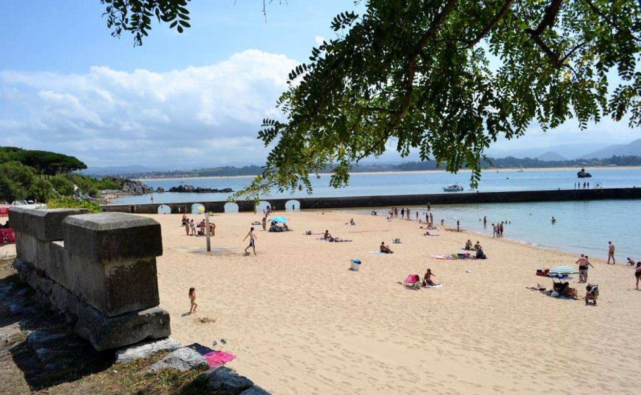 Vista de la Playa de Bikinis, también llamada «el Caribe santanderino».