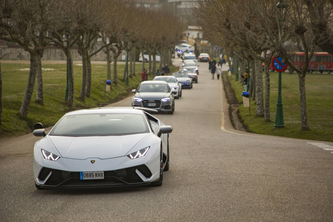 Con base en Santander, los participantes han viajado en Porsche, Lamborghini, Maserati o Ferrari por el arco de la bahía, los valles pasiegos, la costa oriental, la cuenca del Besaya y Liébana