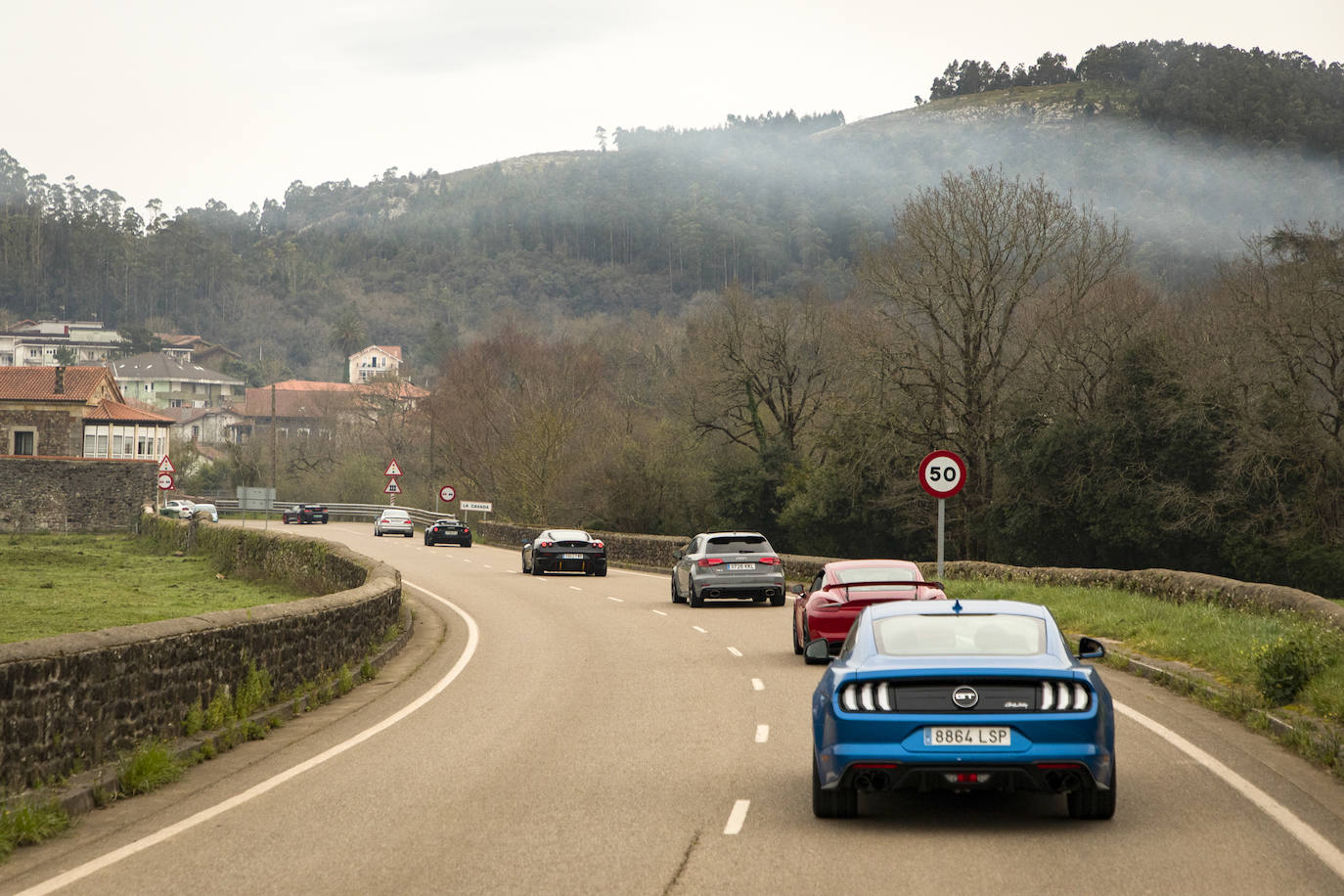 Con base en Santander, los participantes han viajado en Porsche, Lamborghini, Maserati o Ferrari por el arco de la bahía, los valles pasiegos, la costa oriental, la cuenca del Besaya y Liébana