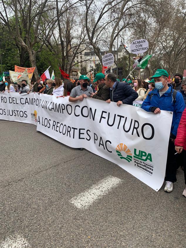 Fotos: Más de cuatro mil cántabros se suman en Madrid al clamor en defensa del mundo rural