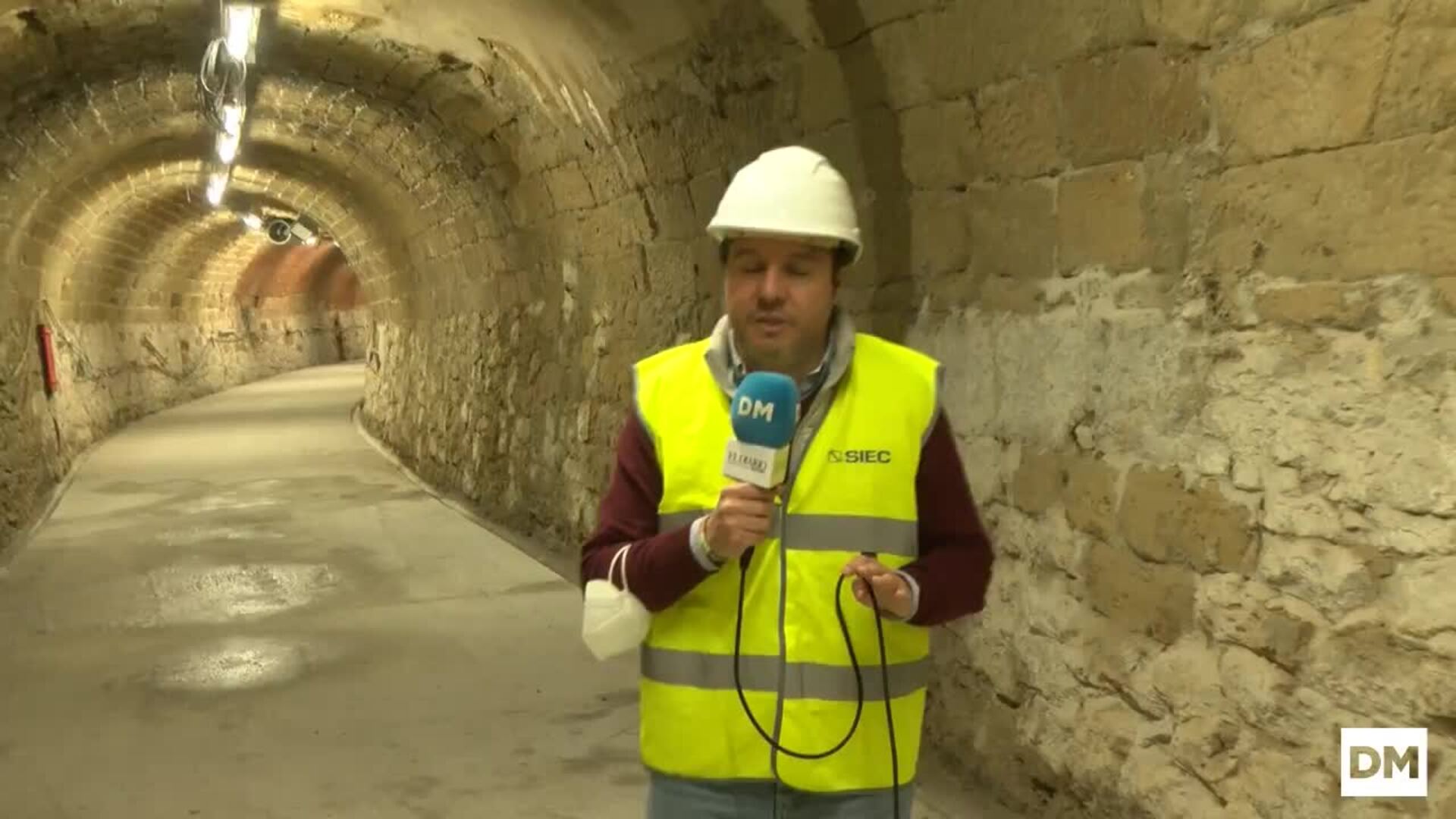 Atravesamos el antiguo túnel de Tetuán