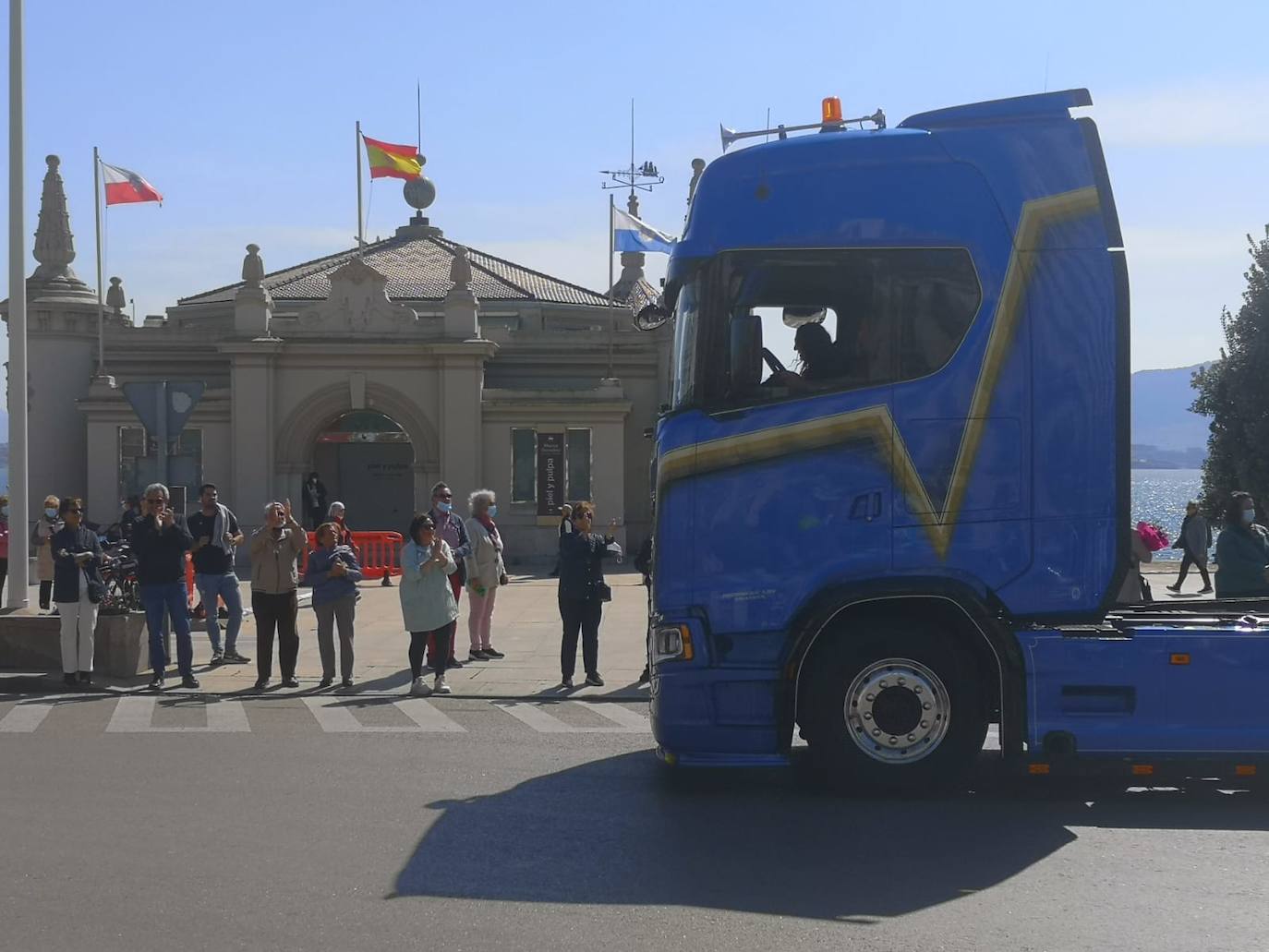 Fotos: La marcha lenta de los camioneros por el centro de Santander