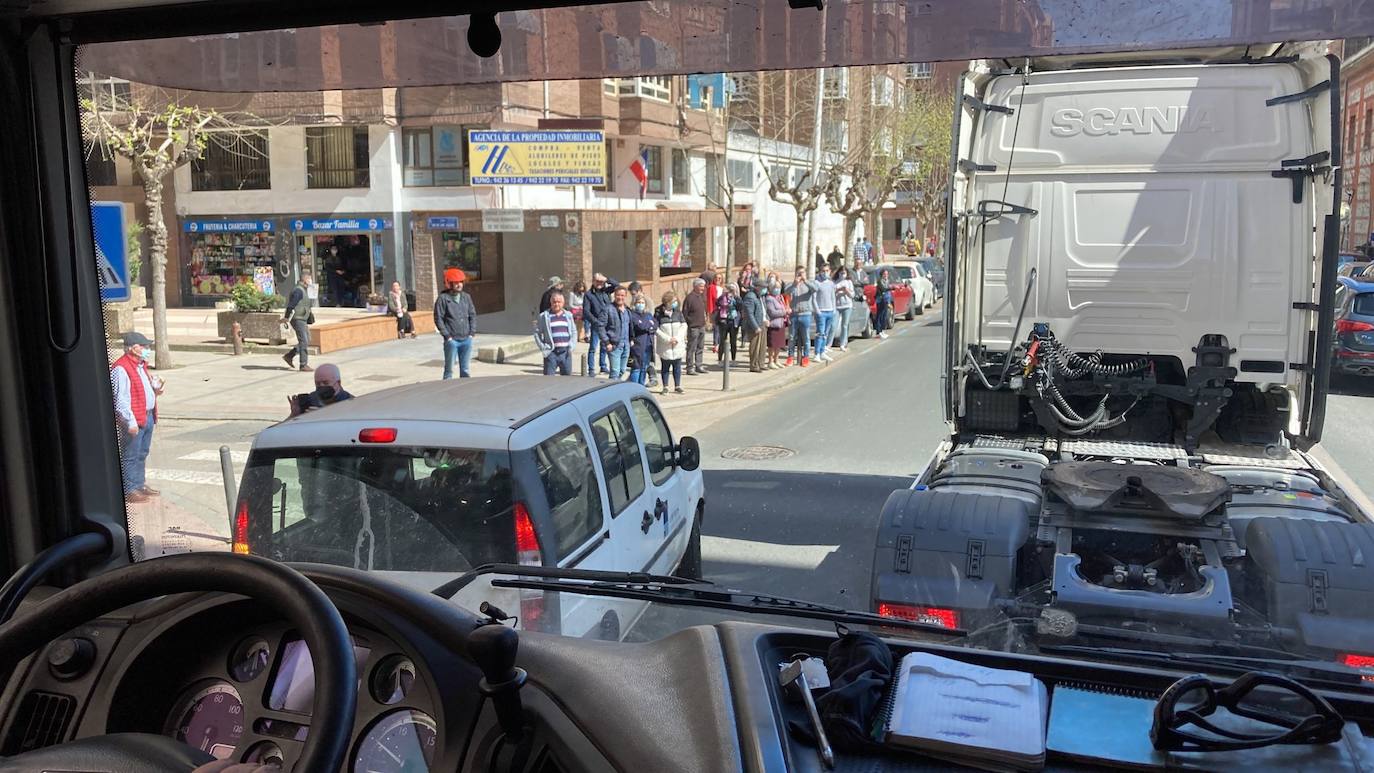 Fotos: La marcha lenta de los camioneros por el centro de Santander