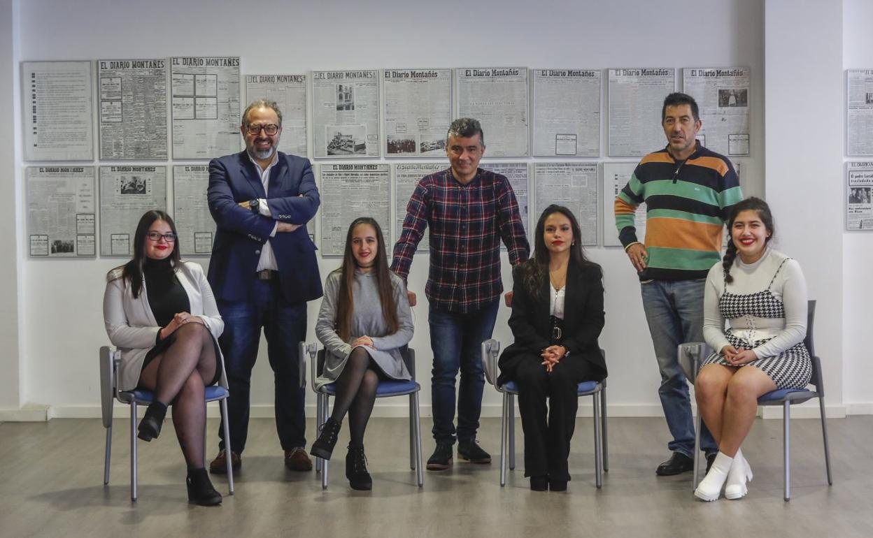 De izquierda a derecha y de arriba abajo: Raúl Santos (mentor), Javier Rebollo y José Luis Martín (tutores), Nicole Sáiz, Verónica González, Deyanira Rojas y Millaray Gentzane Cárcamo (estudiantes). 