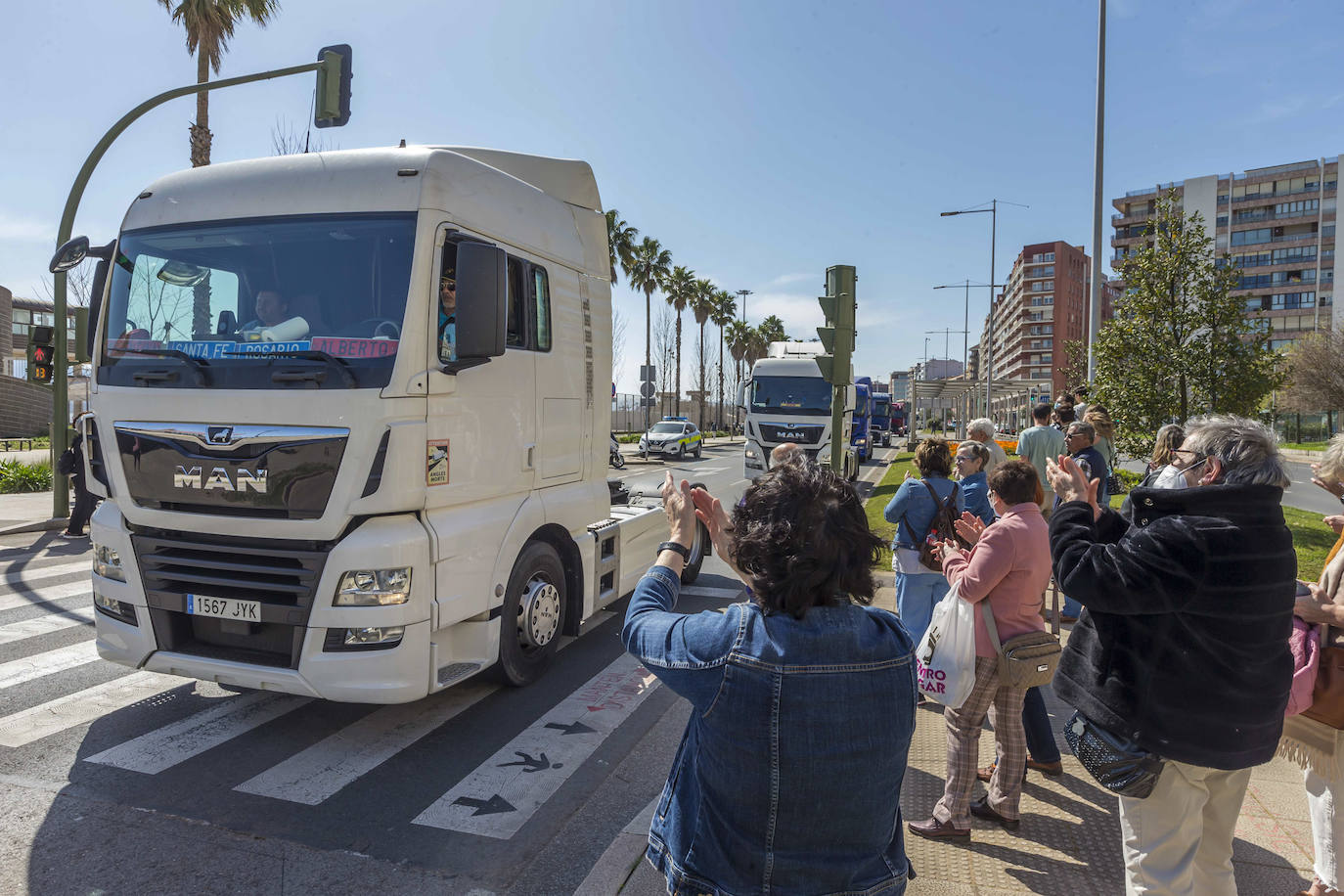 Fotos: Los santanderinos aplaudieron a los camioneros