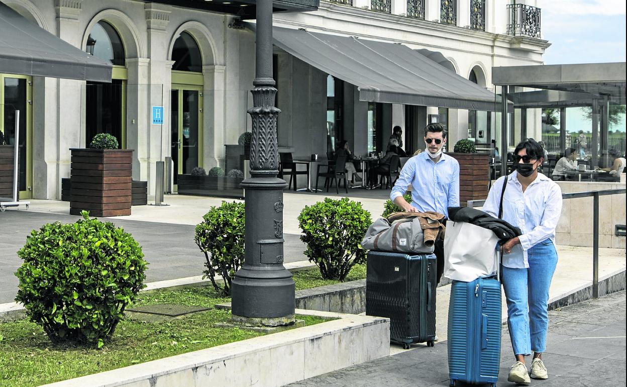 Alta ocupación. Las empresas turísticas de la región están detectando las ganas de la gente por salir y viajar tras dos años de restricciones por la pandemia