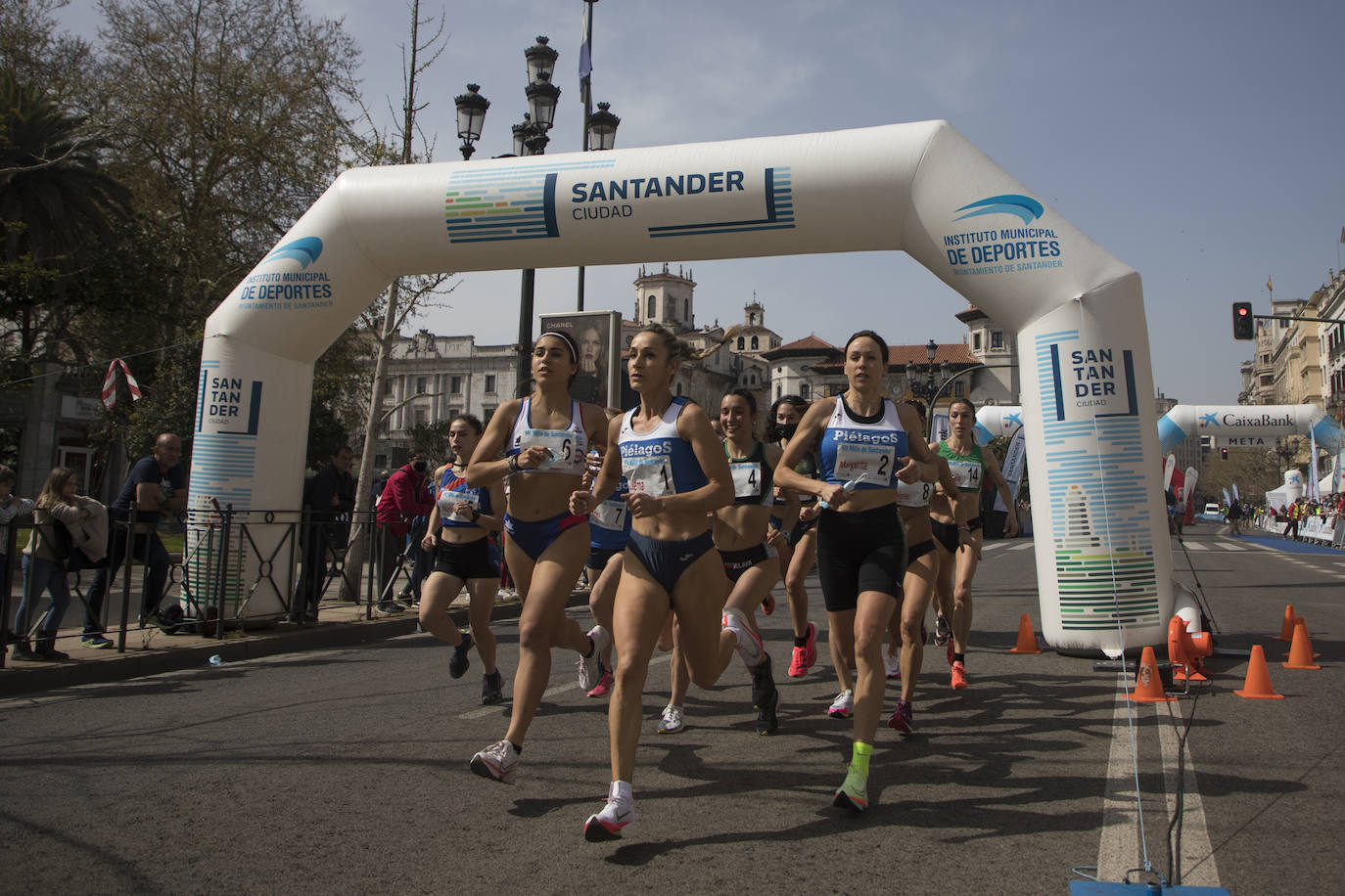 Fotos: Margarita Fuentes-Pila y Mohamed Attaoui vuelan en la Milla de Santander