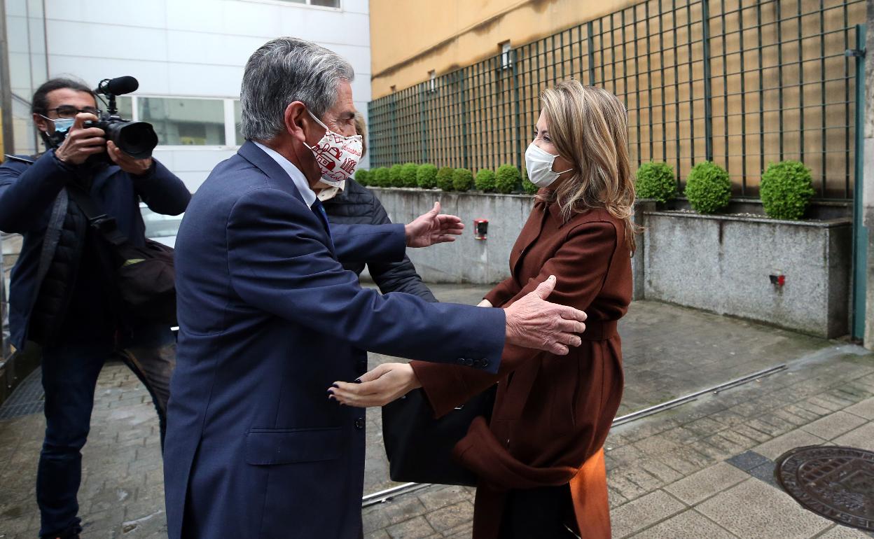 Encuentro de Revilla y Sánchez esta mañana en la sede del Gobierno regional.