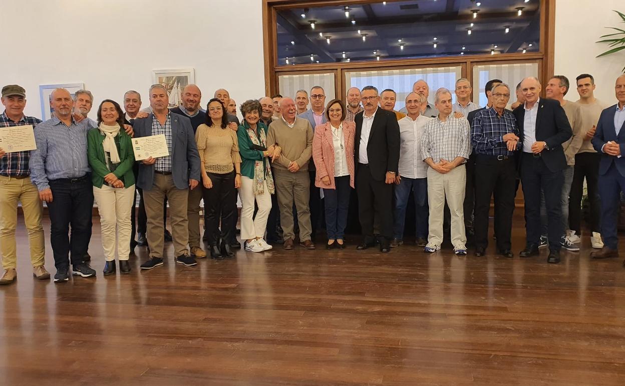 Los homenajeados fueron agasajados por las autoridades locales 