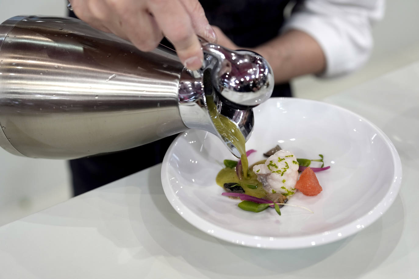 Trece empresas agroalimentarias de Cantabria, en el stand que comparten la Oficina de Calidad Alimentaria de Cantabria (Odeca) y Sodercan, participan en el XIII Salón Alimentaria de Barcelona con la presencia del Rey Felipe VI 