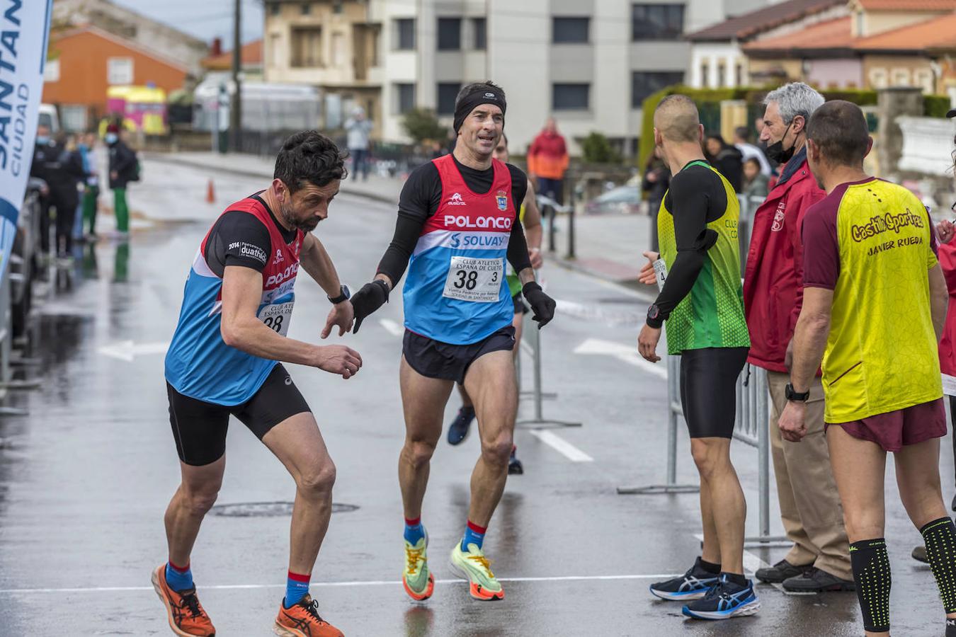 El equipo Valles Pasiegos-Sobaos Luca ganó la Vuelta por Relevos Ciudad de Santander.