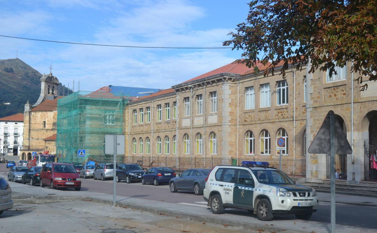 Colegio de Ampuero.