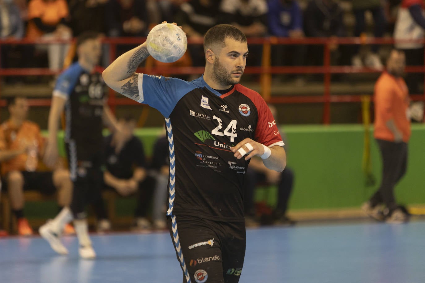 Fotos: El derbi de balonmano entre el Bathco y el Unicaja