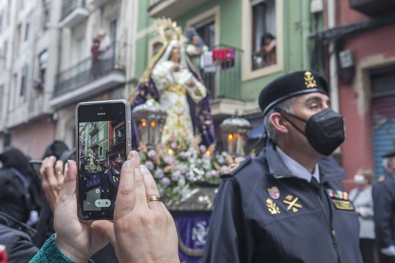 La procesión partió de la iglesia de Los Pasionistas hacia la catedral, haciendo una parada en la calle Madrid, para homenajear al pueblo ucraniano