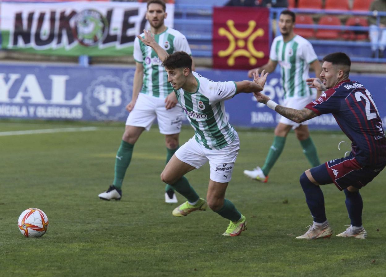 Marco Camus, durante el partido frente al Extremadura. 