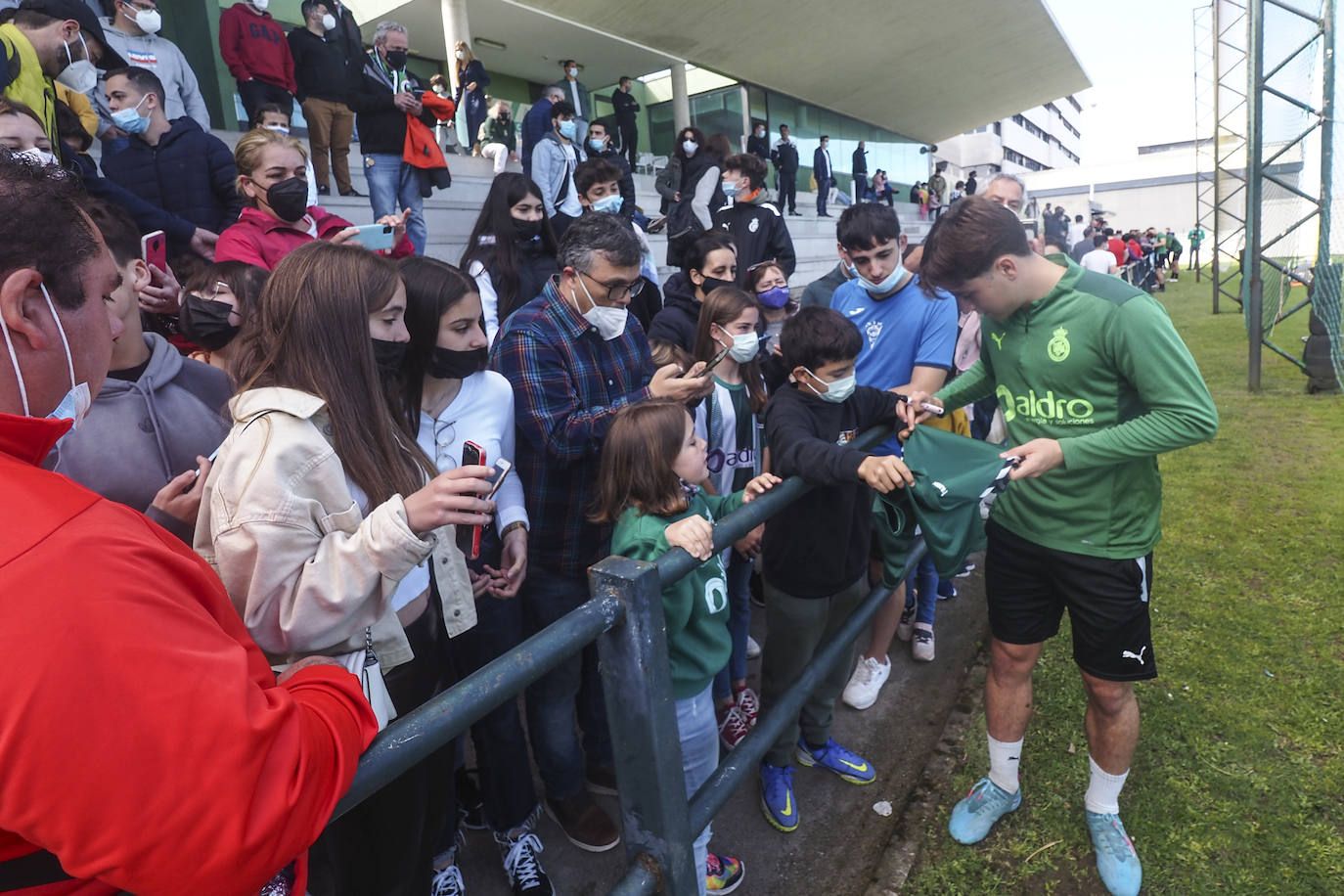 Fotos: Imágenes del entrenamiento del Racing abierto al público