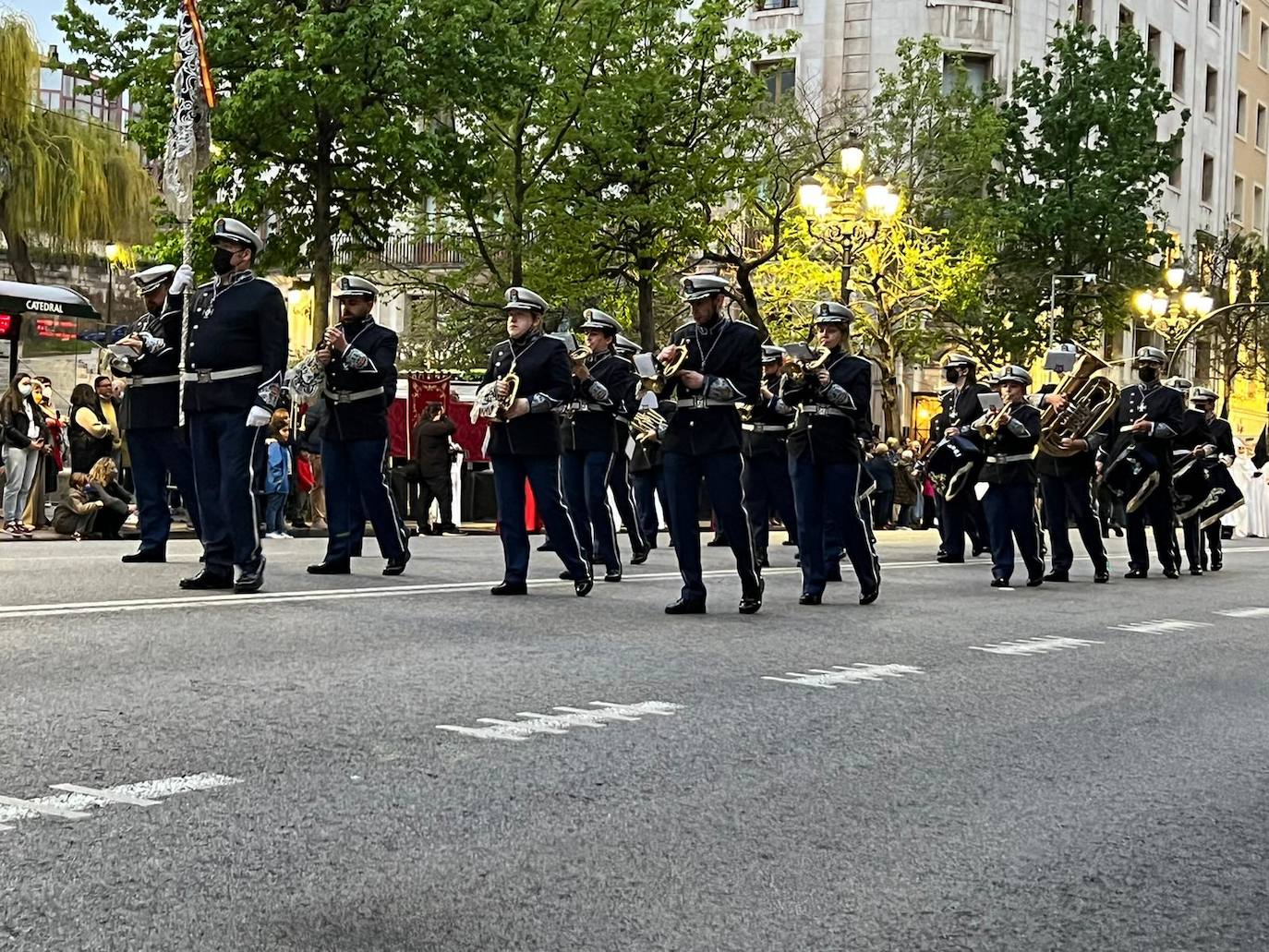 Arrancó a las 20.00 horas desde la plaza del Ayuntamiento para recorrer Calvo Sotelo, Paseo de Pereda y Lope de Vega